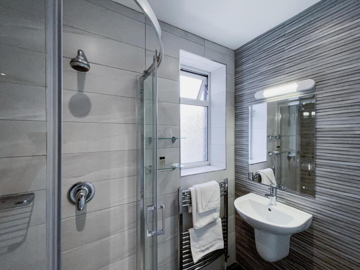 Leenane Hotel Лийнан Екстериор снимка