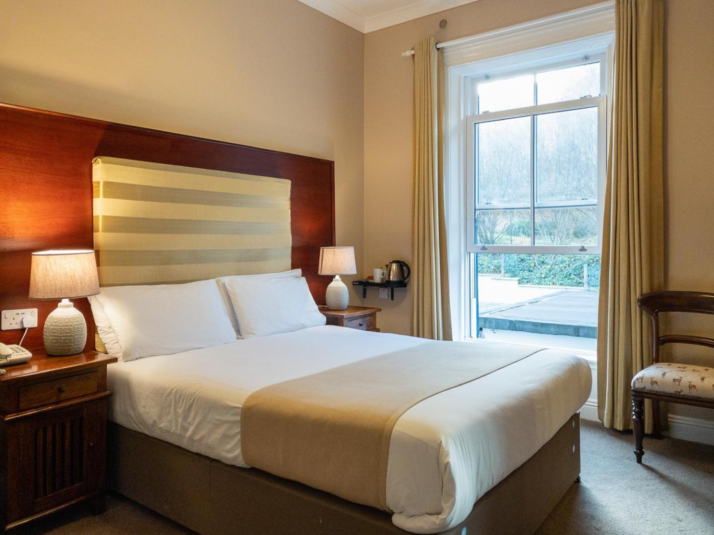 Leenane Hotel Лийнан Екстериор снимка