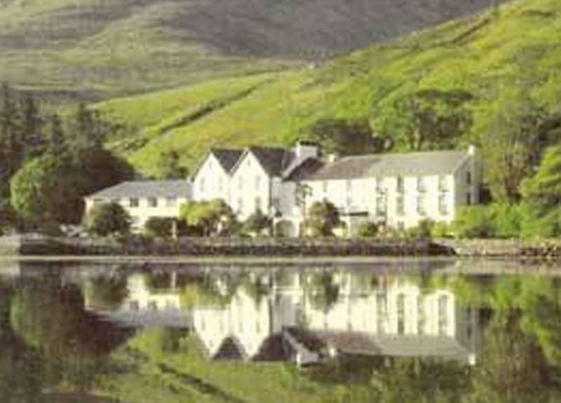 Leenane Hotel Лийнан Екстериор снимка