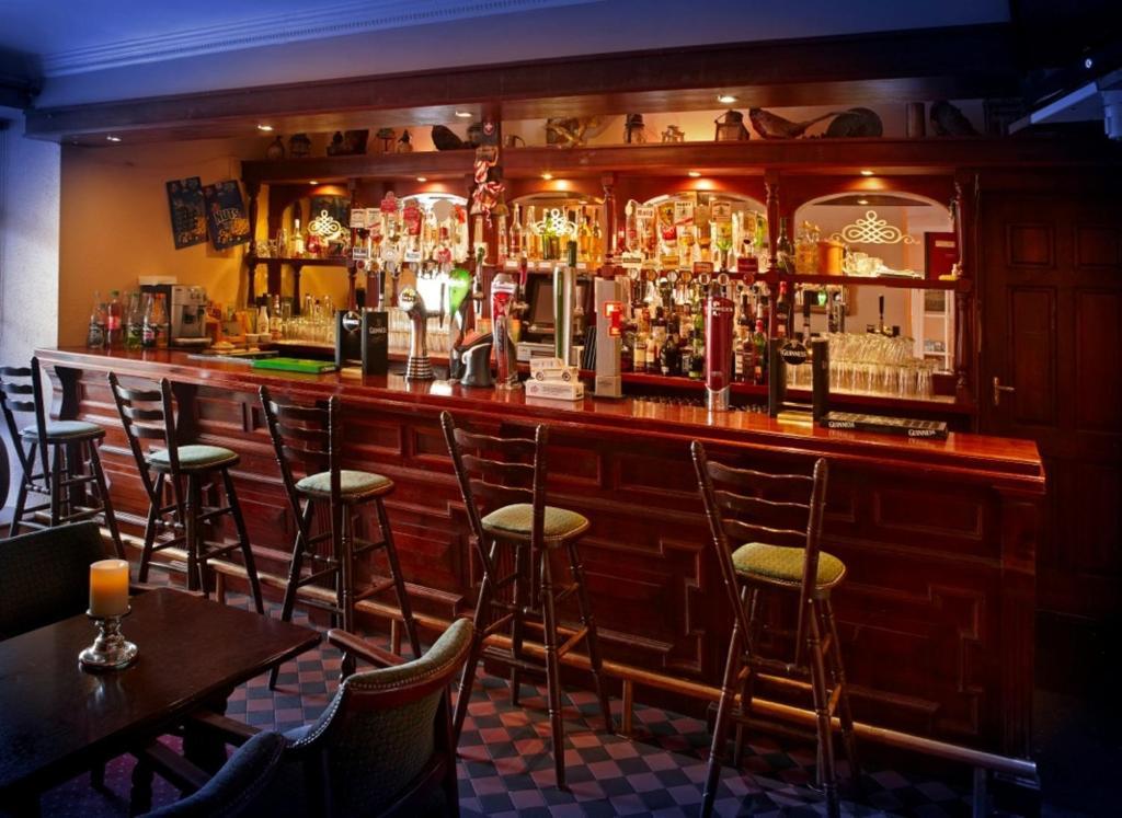 Leenane Hotel Лийнан Екстериор снимка