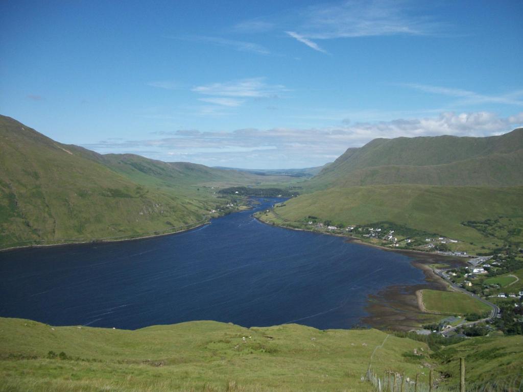Leenane Hotel Лийнан Екстериор снимка