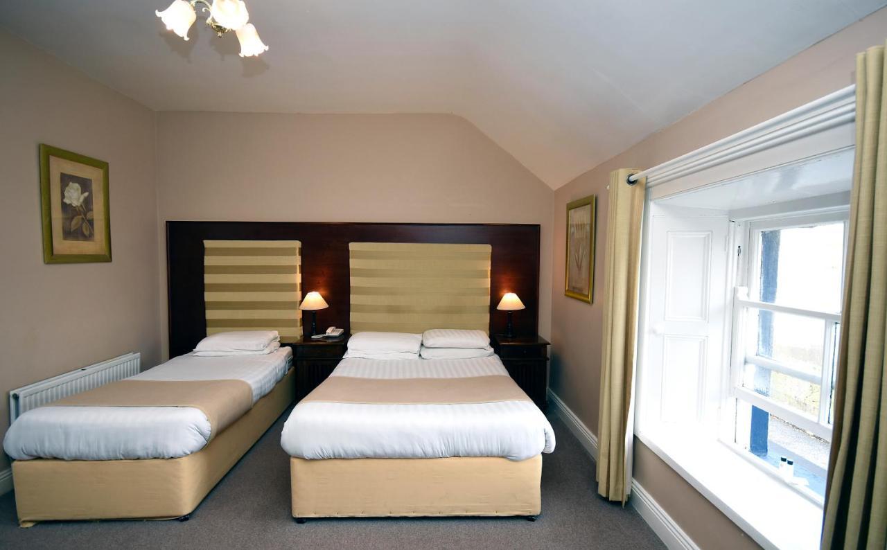 Leenane Hotel Лийнан Екстериор снимка