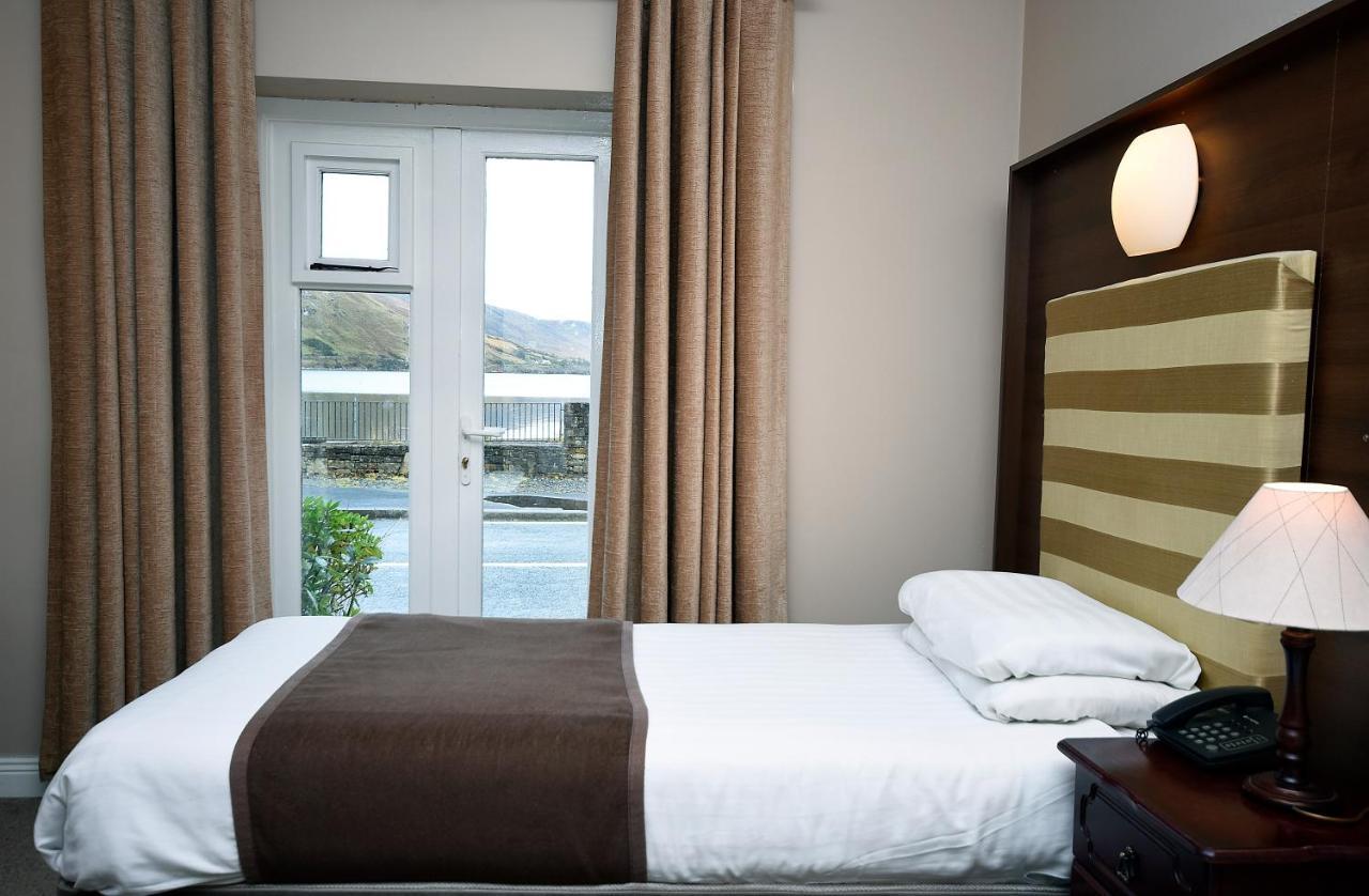 Leenane Hotel Лийнан Екстериор снимка