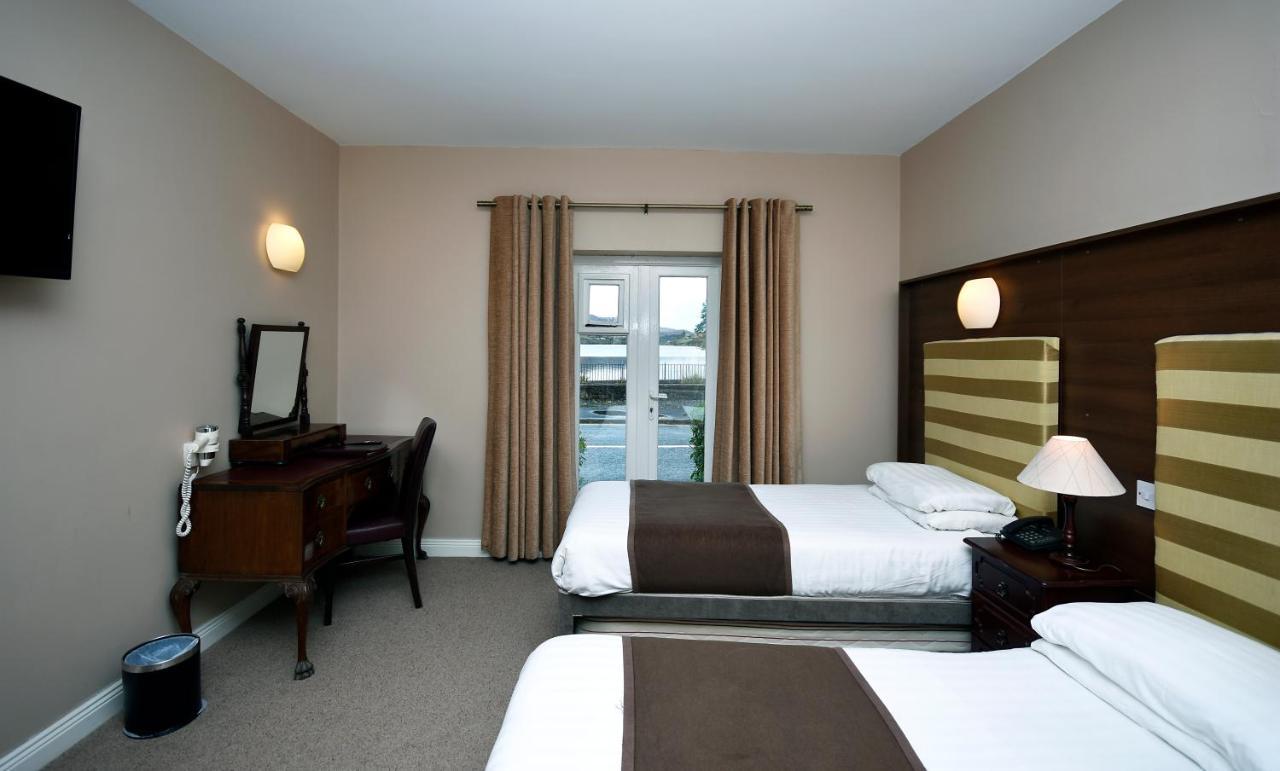 Leenane Hotel Лийнан Екстериор снимка