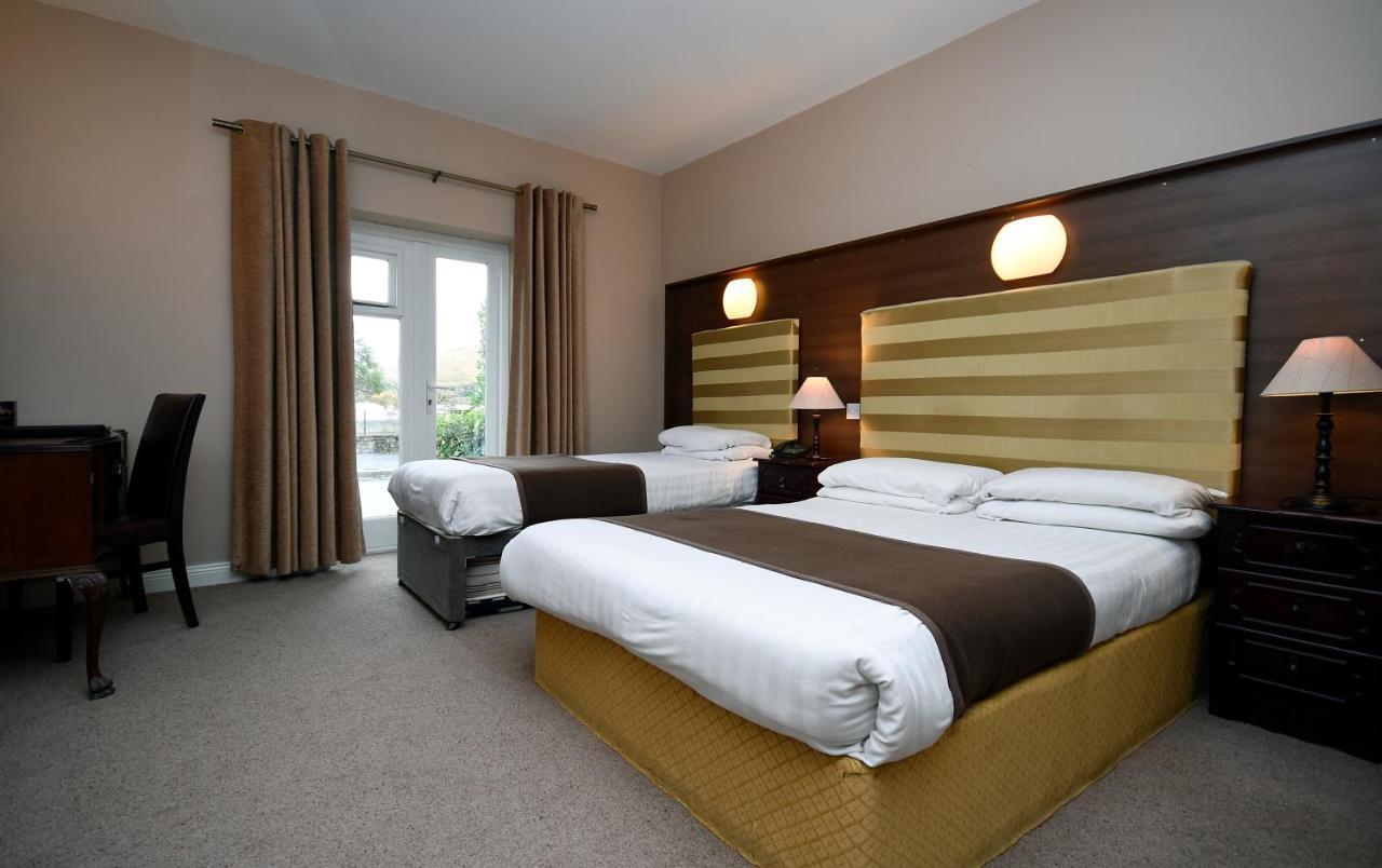 Leenane Hotel Лийнан Екстериор снимка